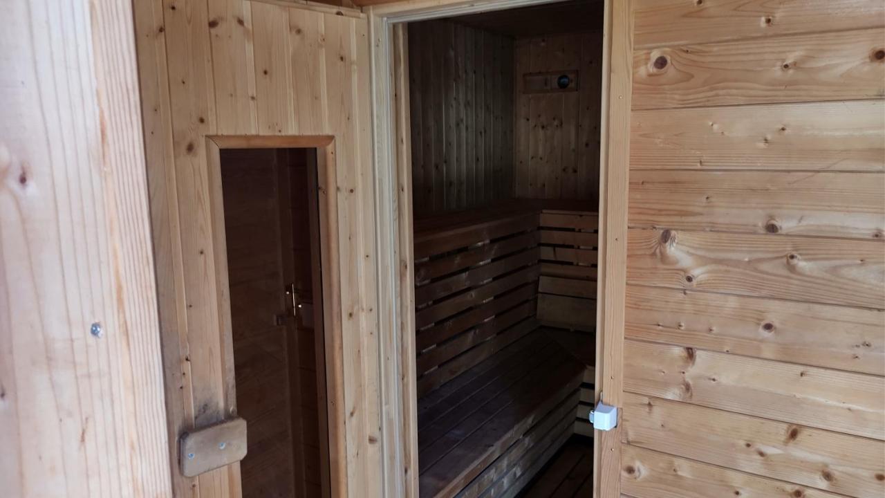 Ferienwohnung In Peetzig Am See Angermunde Exterior foto